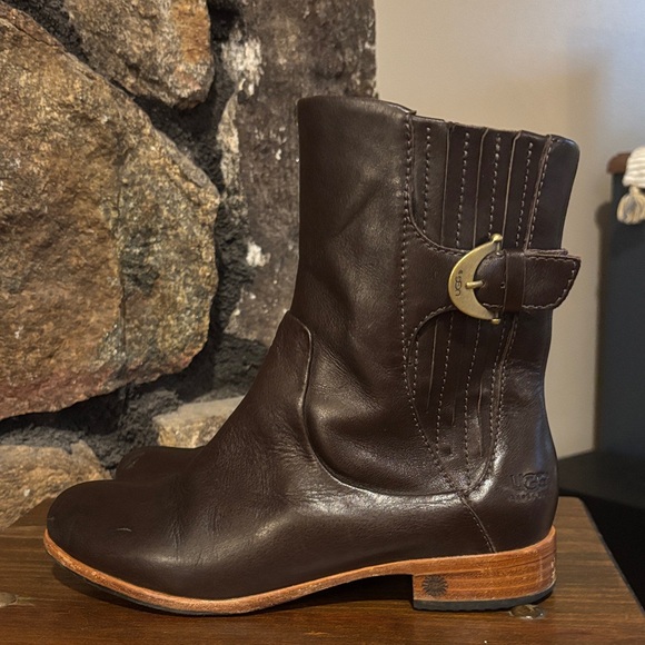 UGG Shoes - UGG size 5 Women's Dark Brown Leather Ankle Booties